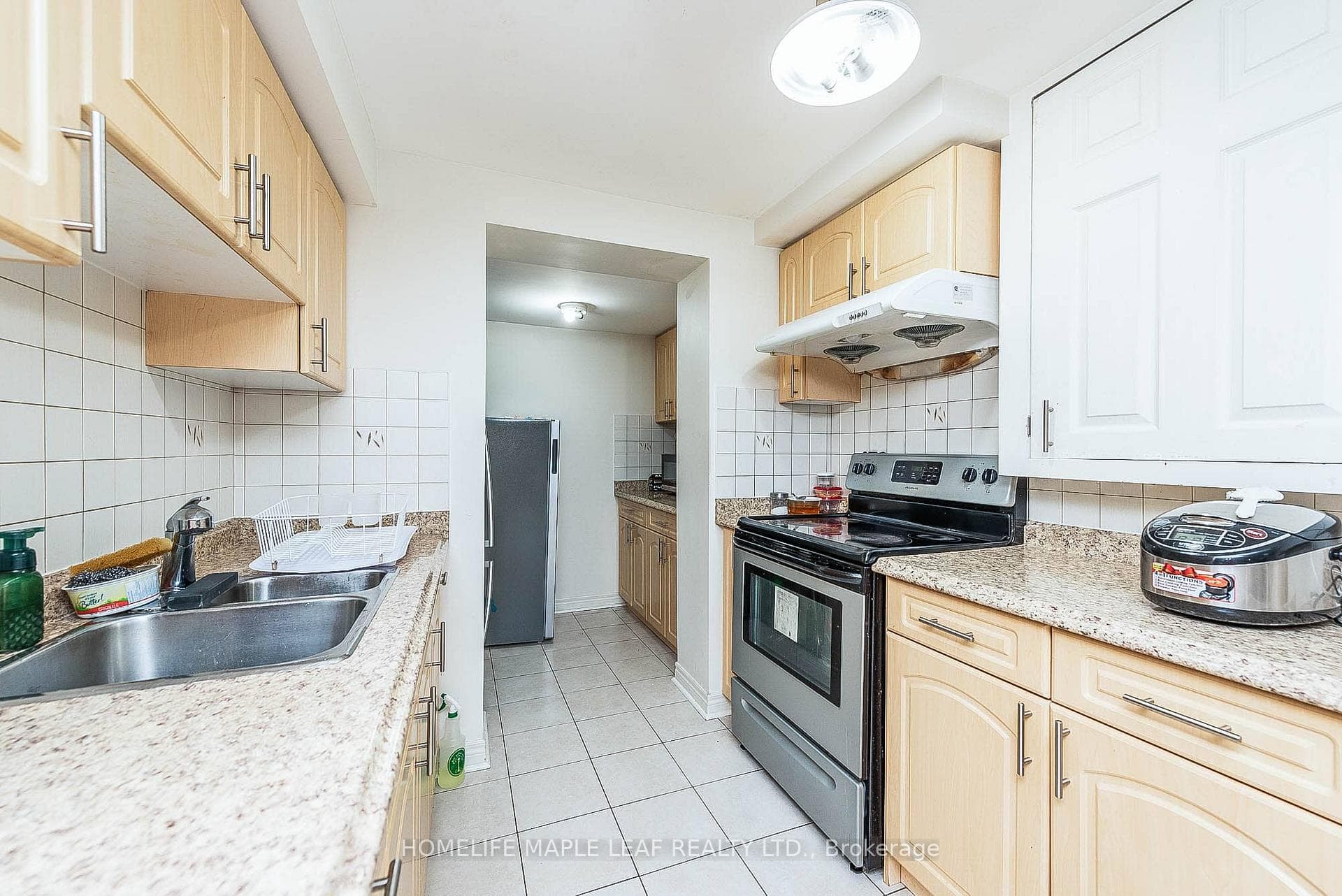 175 Toba Crescent photo 30