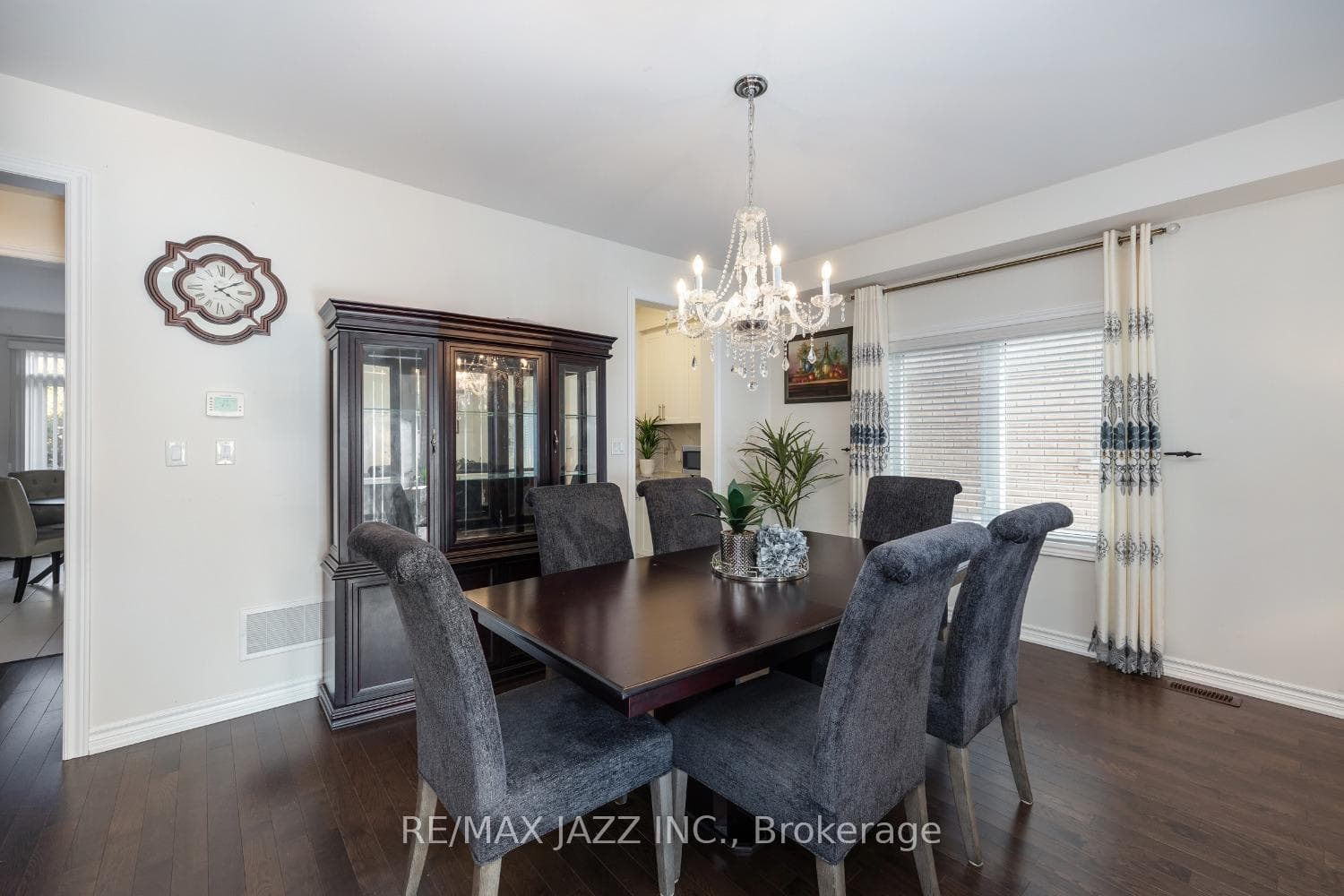 123 Crombie Street photo 15