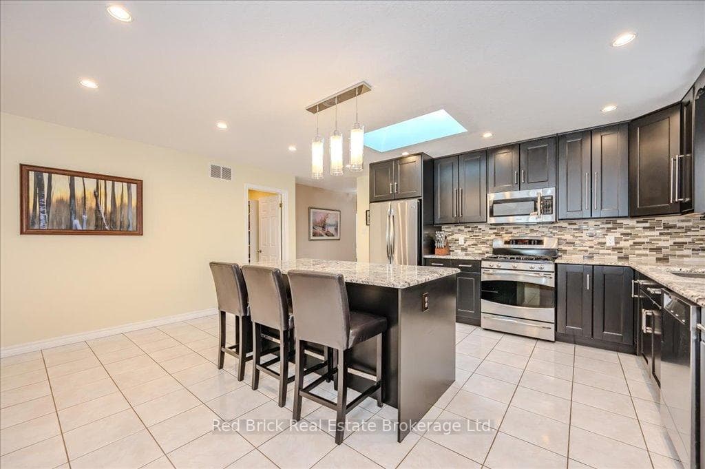 190 Deerpath Drive photo 6