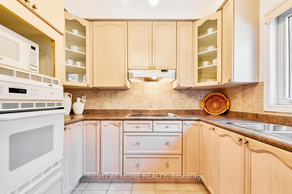 2398 Clearside Court photo 14