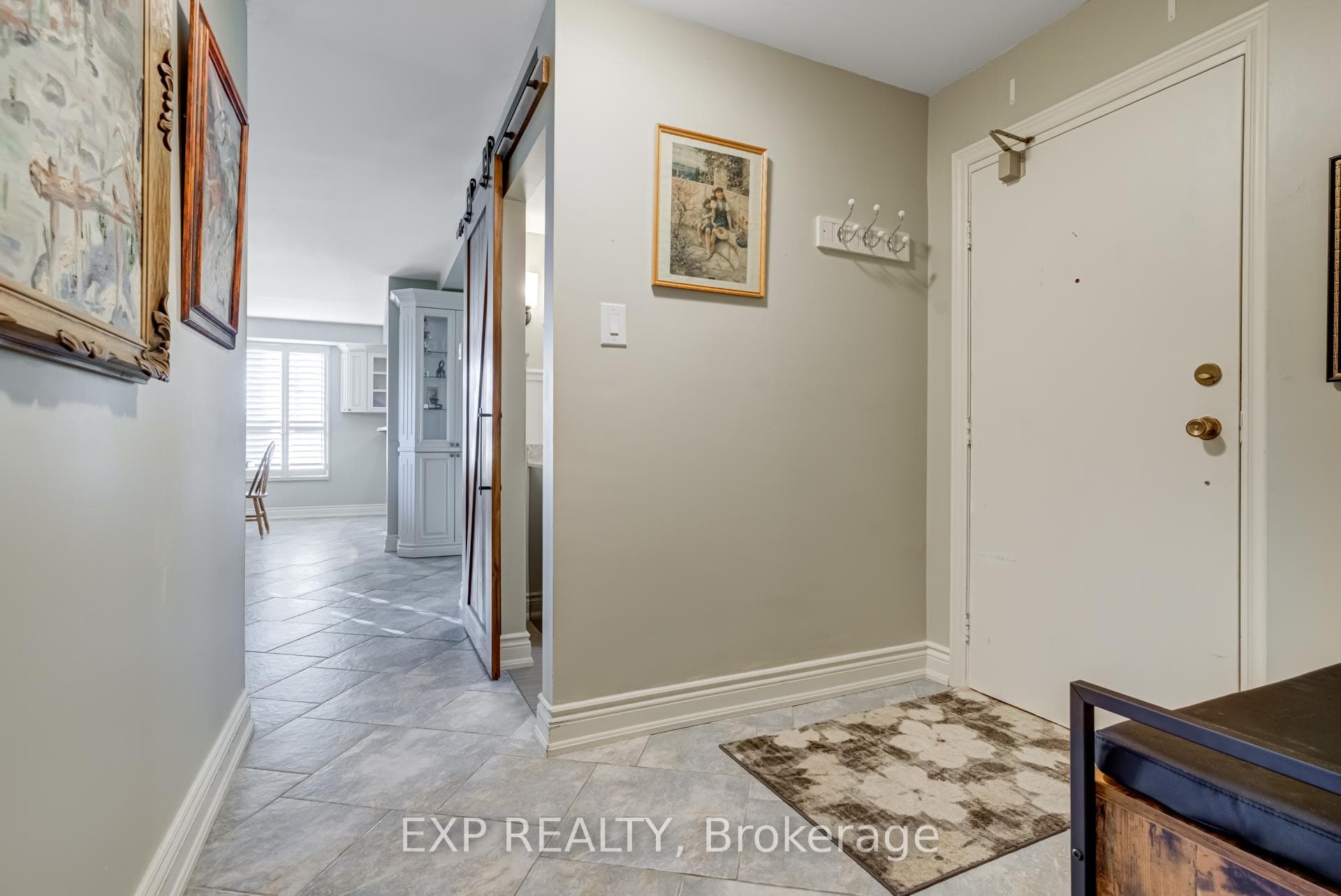 15390 Yonge Street Unit 404 photo 5