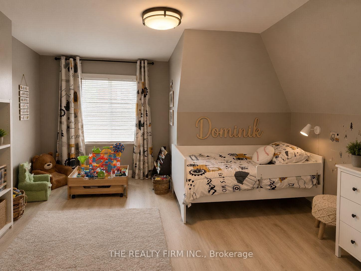 Upper bedroom