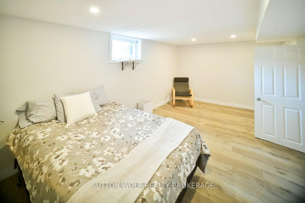 328 Burns Street photo 20