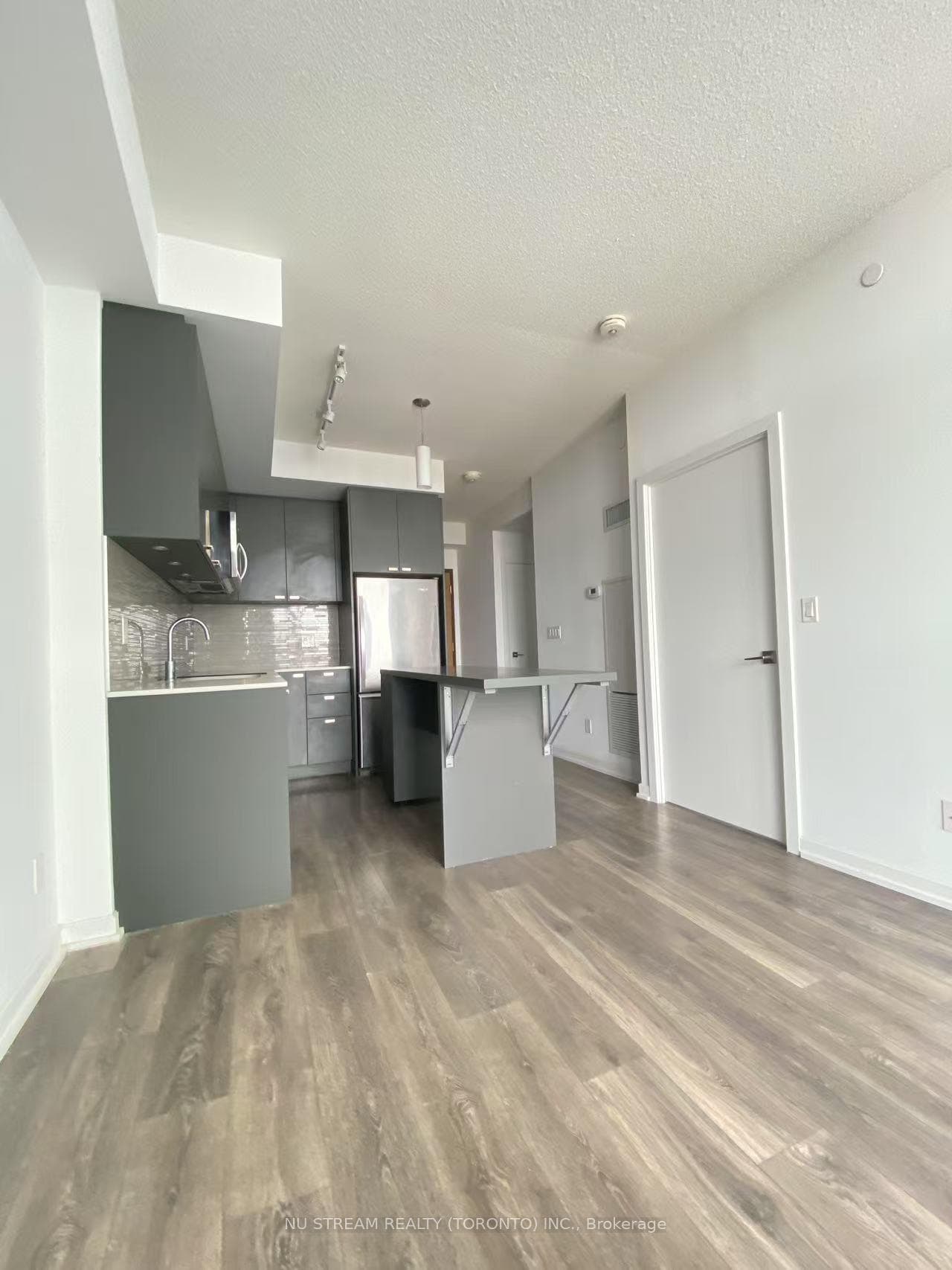 56 Forest Manor Road Unit 1708 photo 7