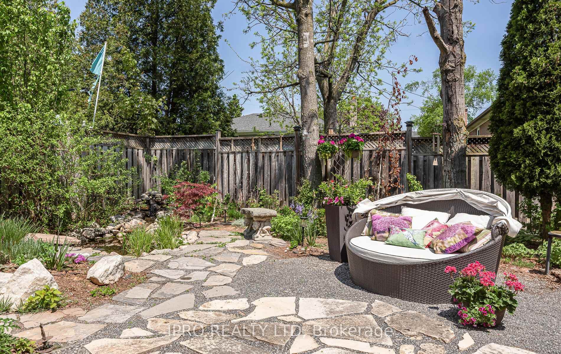 411 Seabourne Drive photo 35