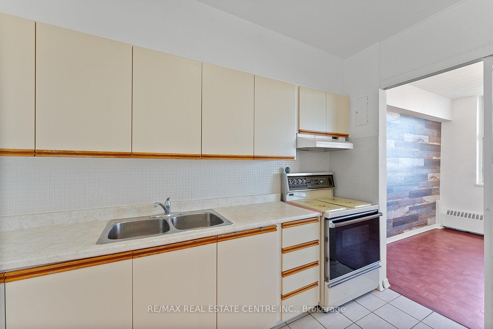 2245 Eglinton Avenue Unit 1010 photo 14