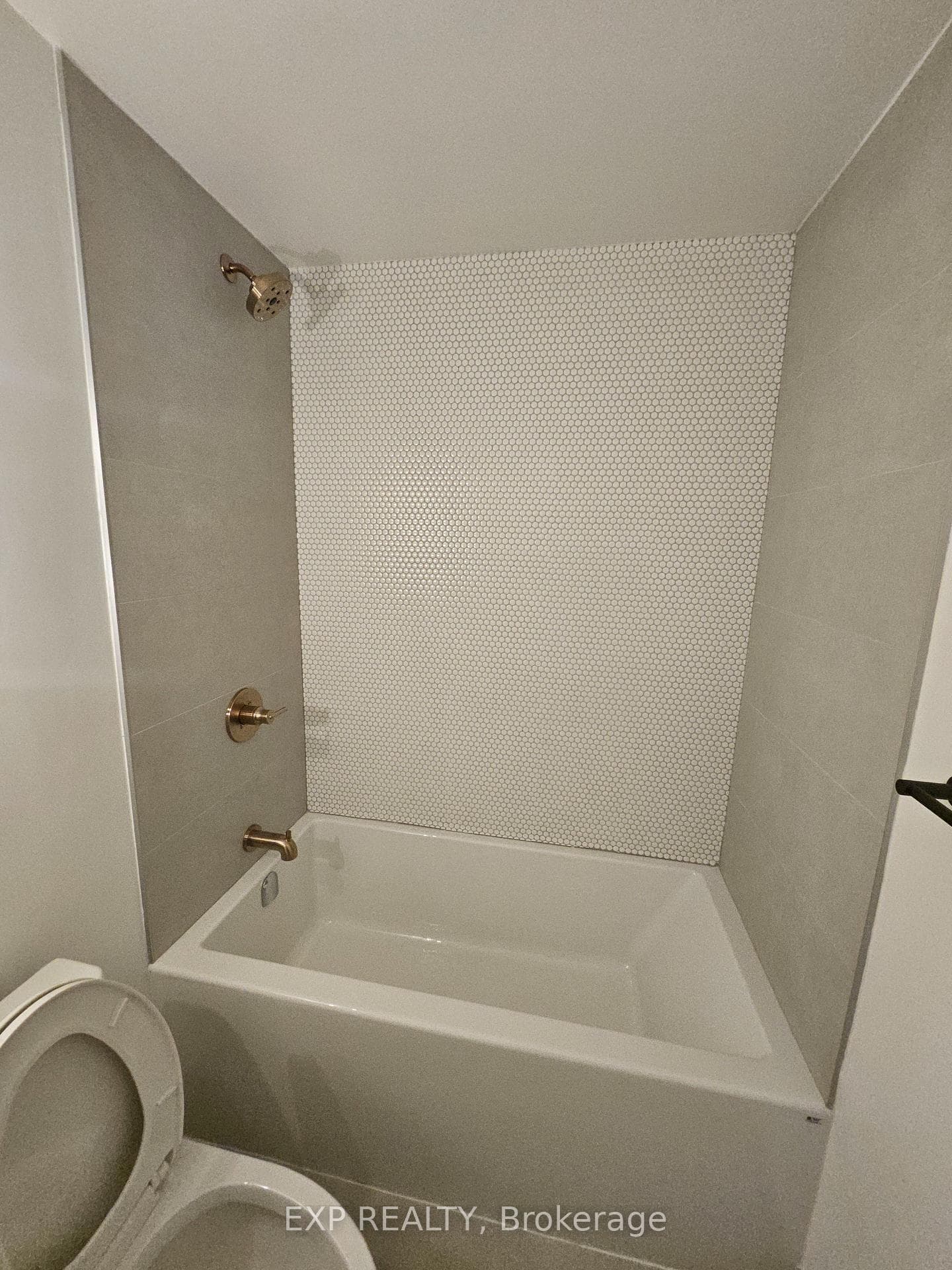 1285 Queen Street Unit 209 photo 8