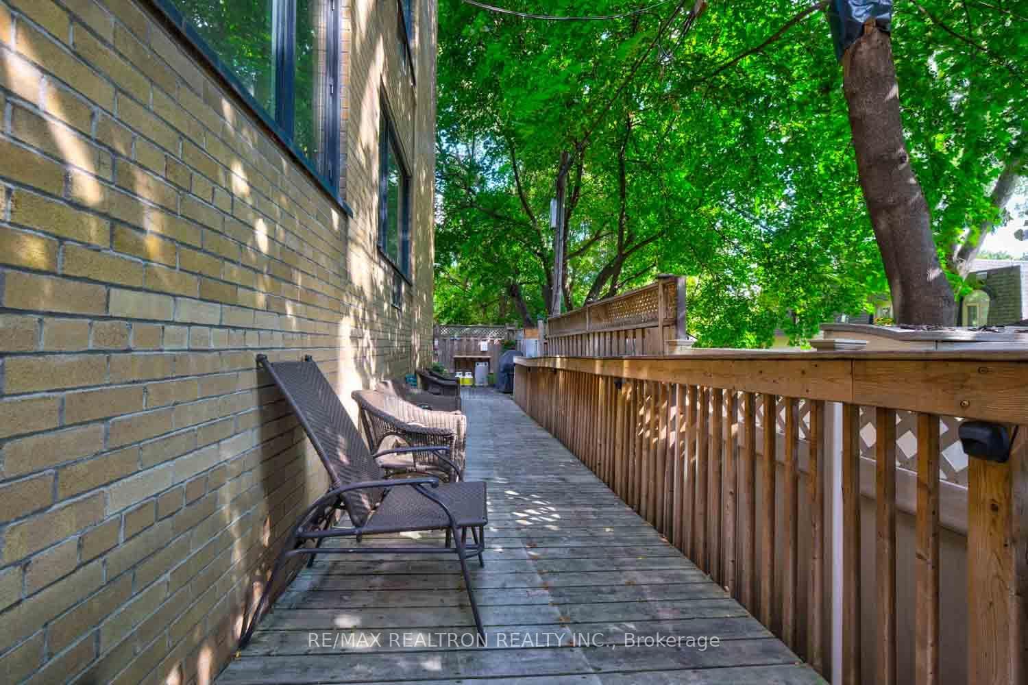 1901 Bayview Avenue Unit 109 photo 24