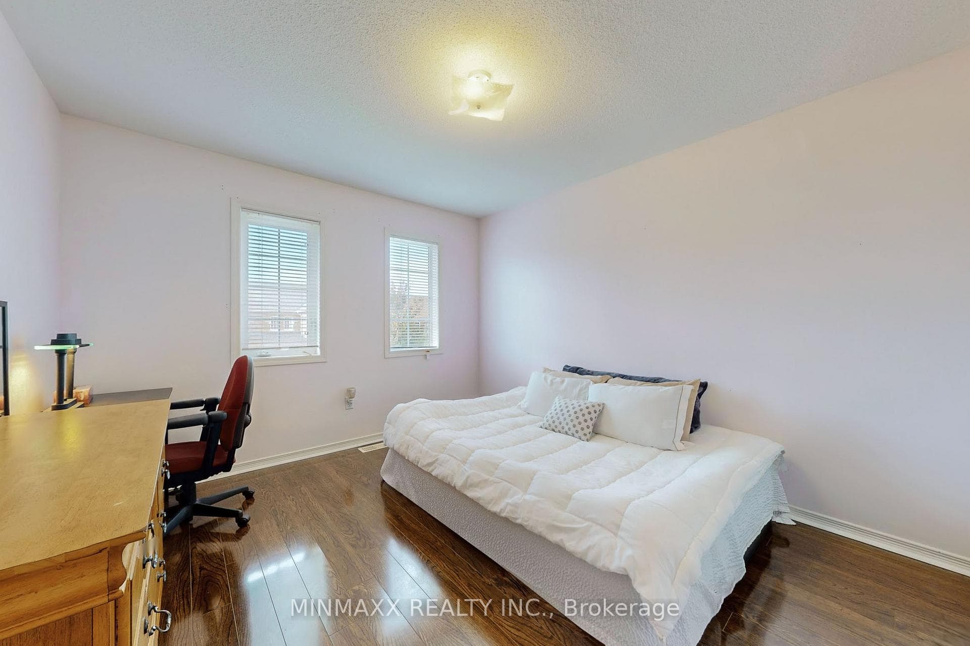 420 Hobbs Crescent photo 29