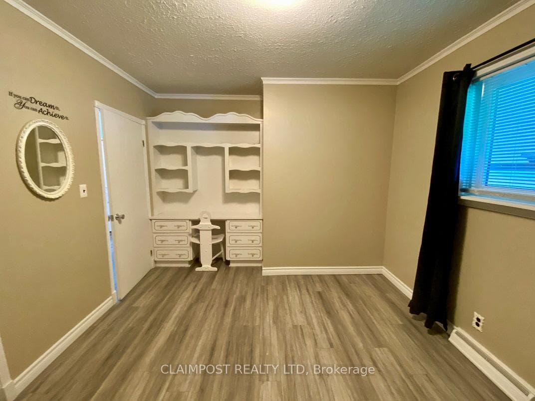 544 Paradis Street photo 11