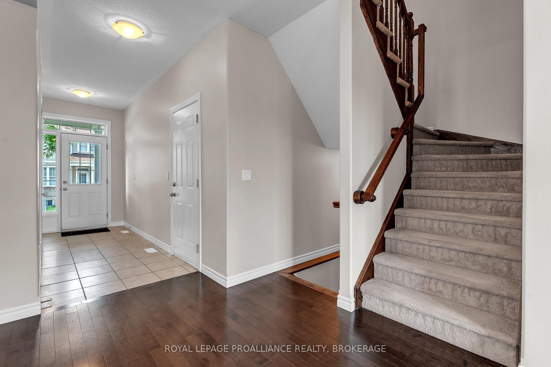 792 Newmarket Lane photo 9