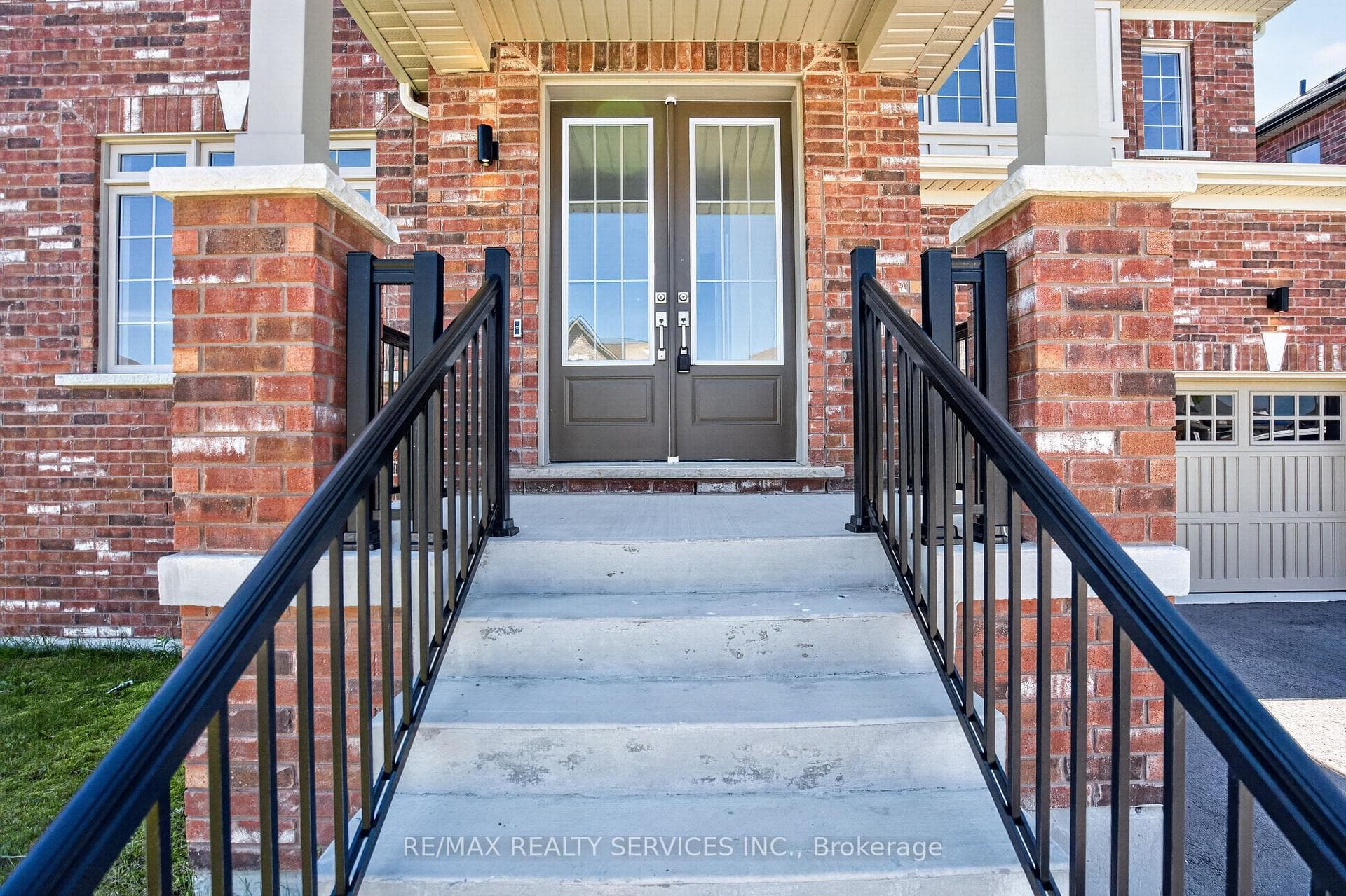 244 Warden Street photo 4