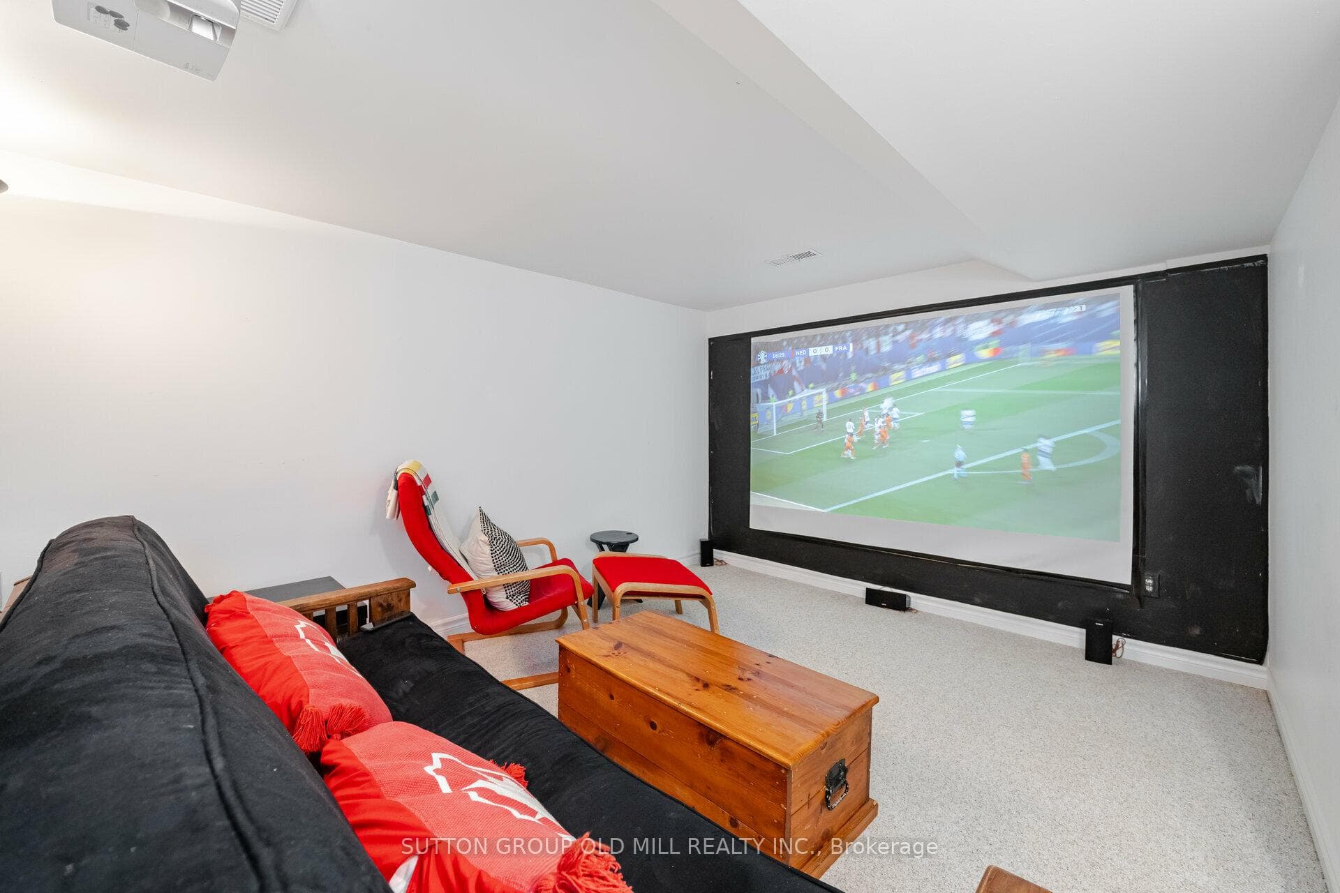 871 Davenport Road photo 24