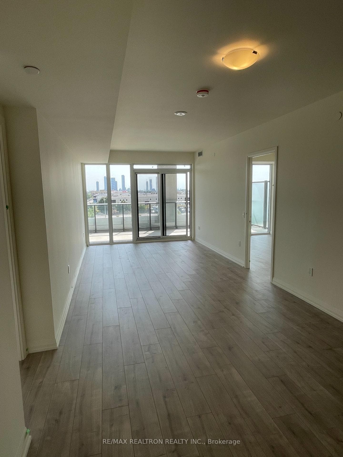 8960 Jane Street Unit 326 photo 4