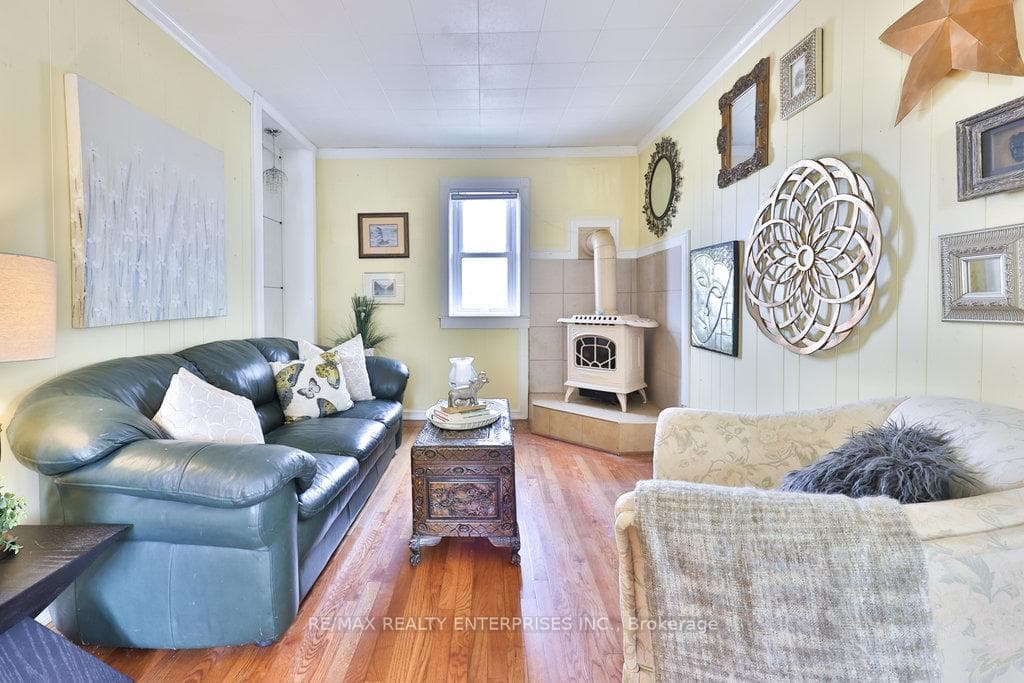 2439 Prospect Street photo 7