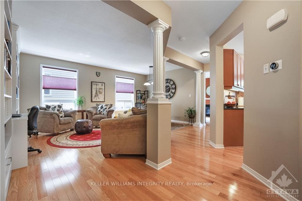 412 LANDSWOOD Way photo 4