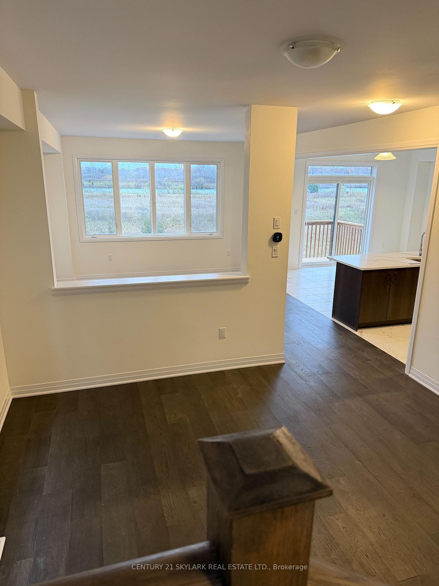 144 Aviron Crescent photo 33