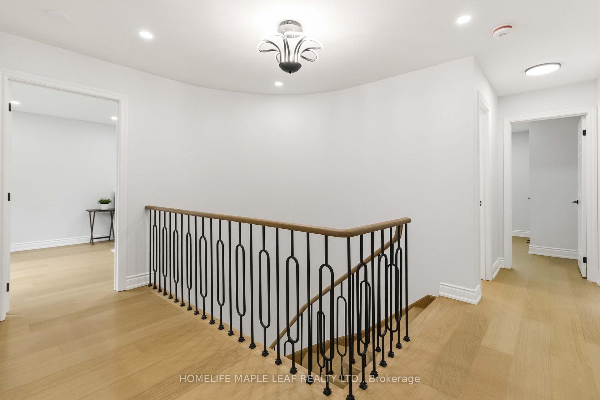 90 Burgby Avenue photo 19
