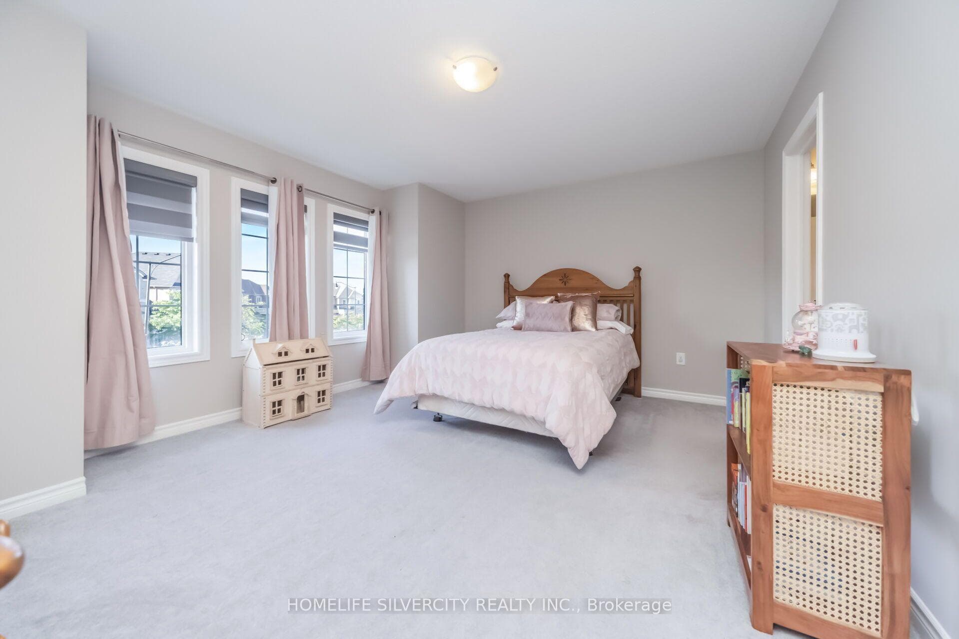 14 Observatory Crescent photo 28