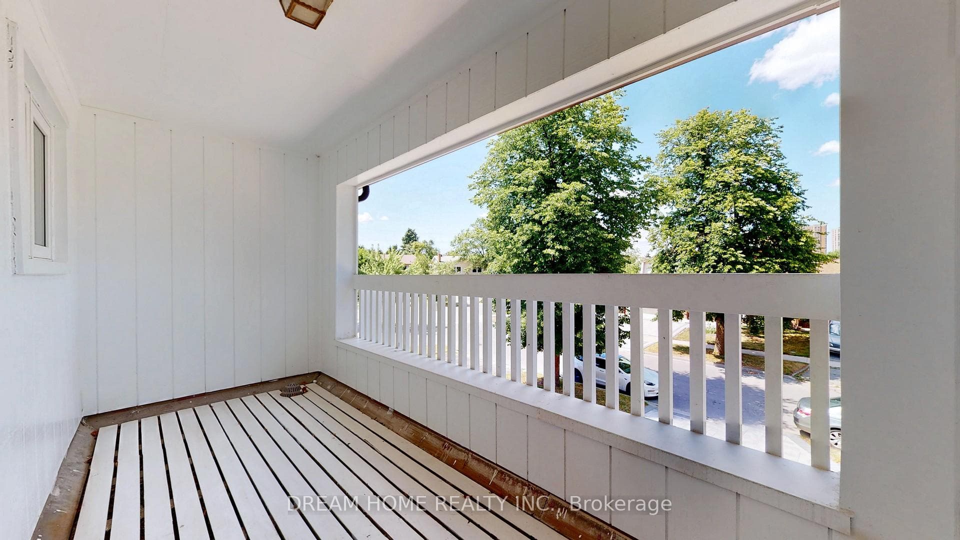 114 Mossbrook Crescent photo 36