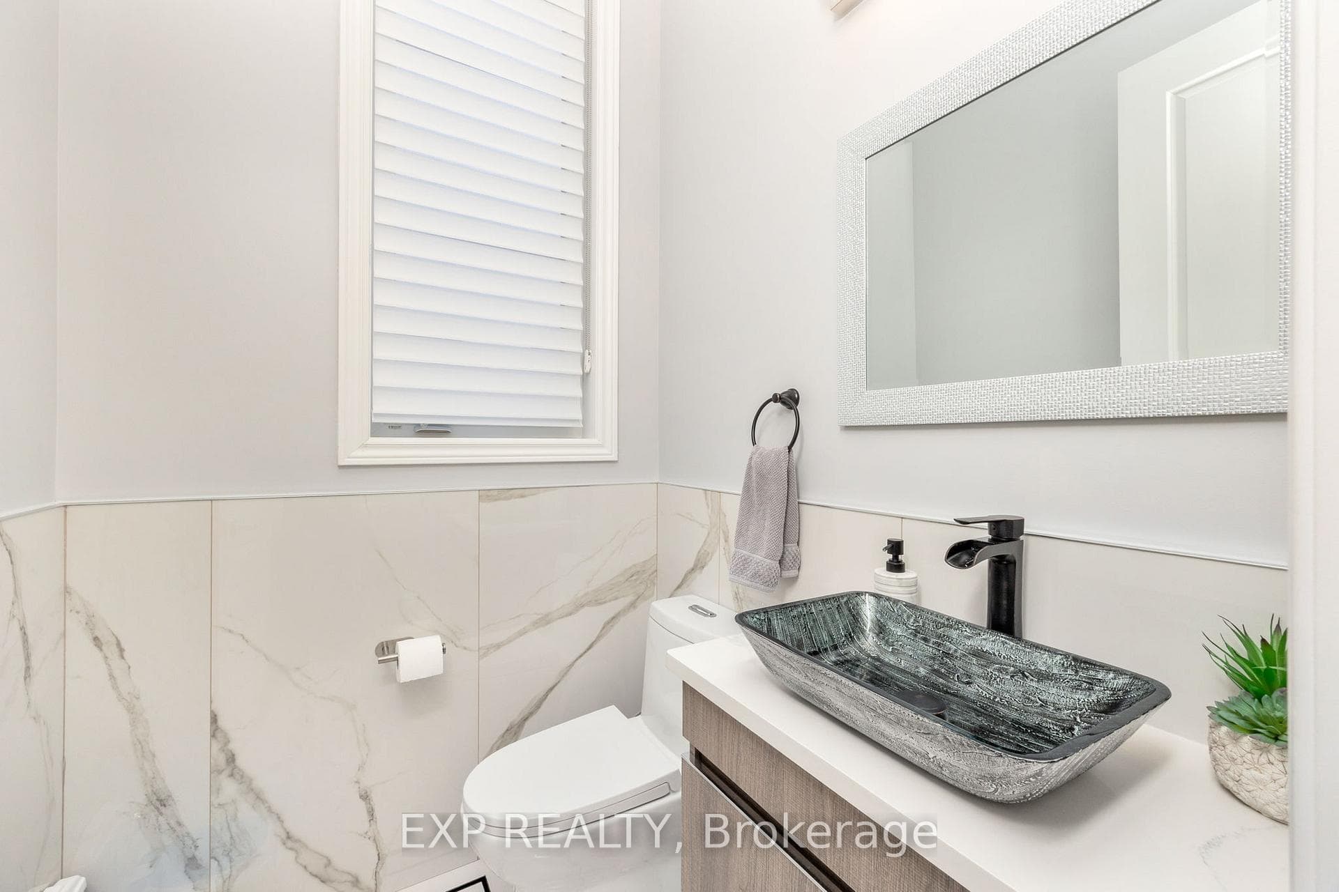 2300 Lozenby Street photo 10