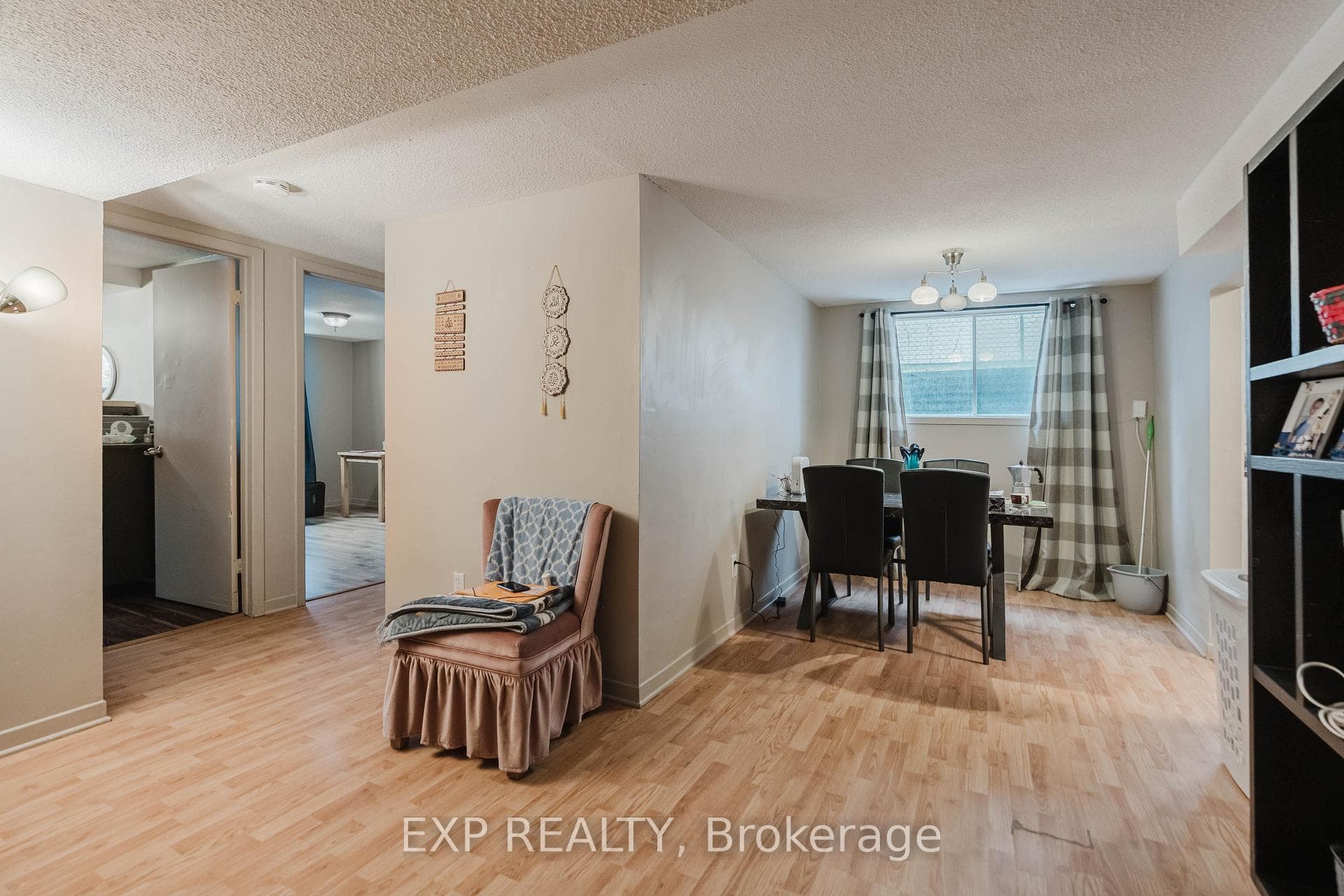 847 Pinewood Crescent photo 33