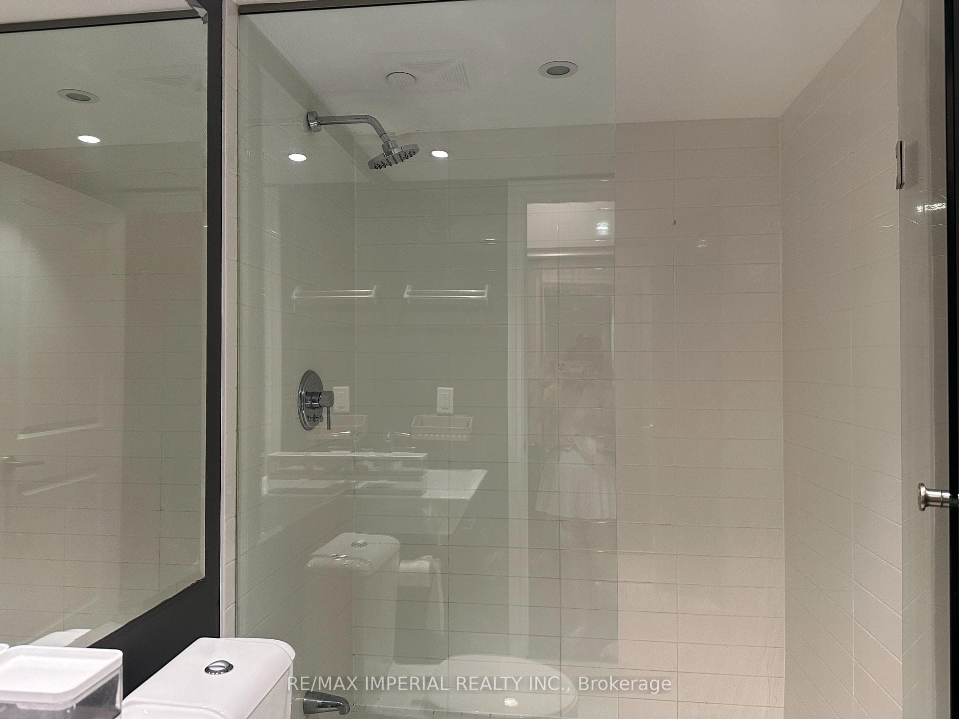 386 Yonge Street Unit 3916 photo 18