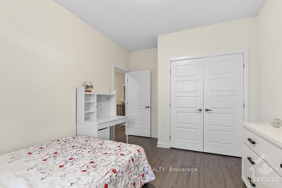 964 STEWART LEE Avenue photo 17