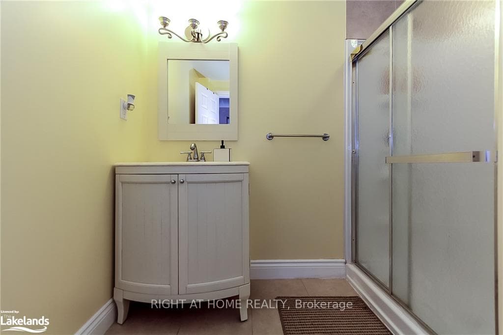 16 WASAGA SANDS Drive photo 39