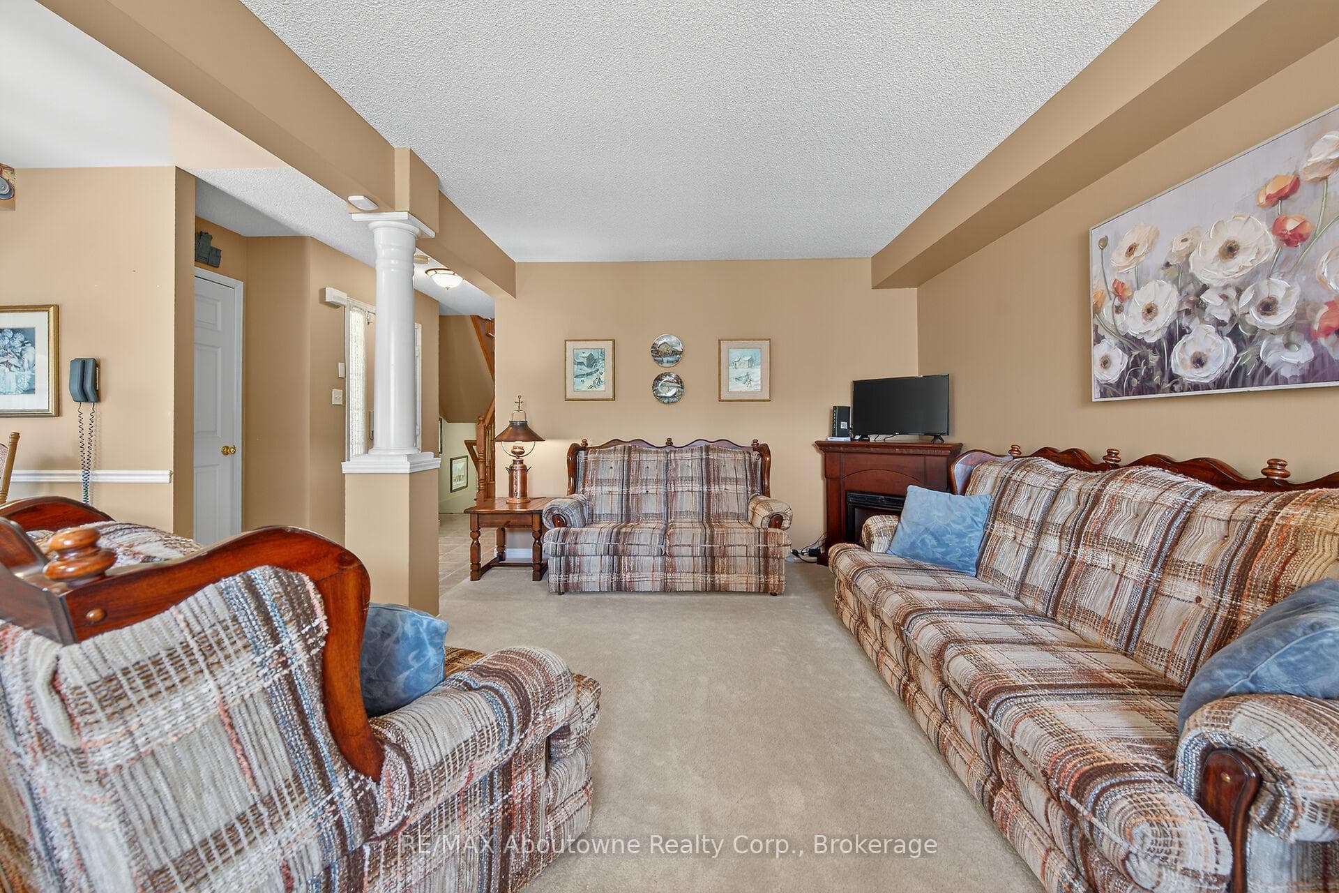 31 Elderberry Avenue photo 8