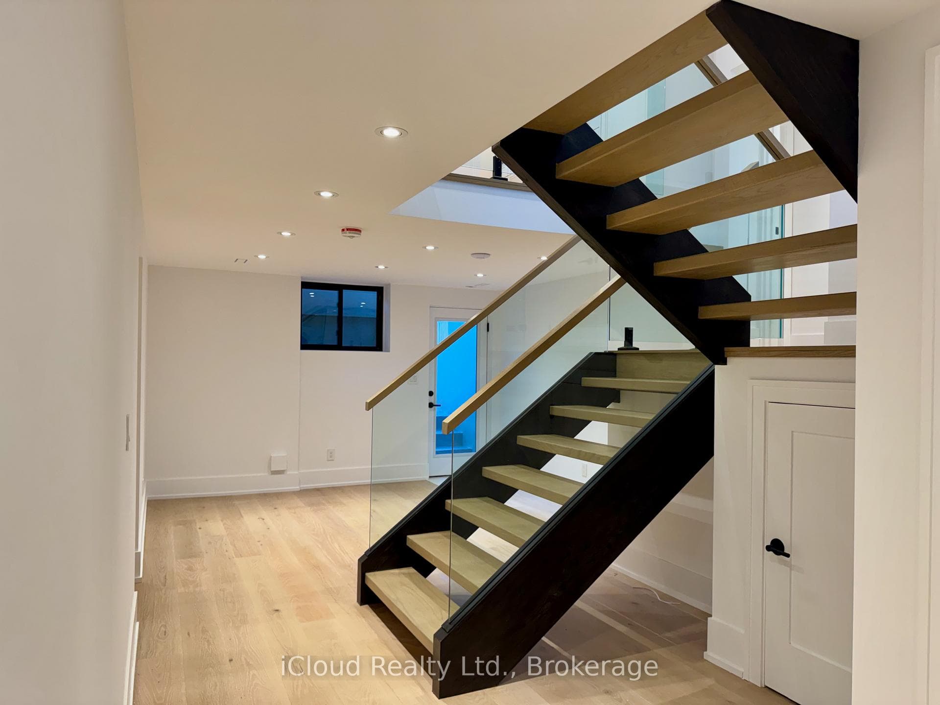 201 Troy Street photo 33
