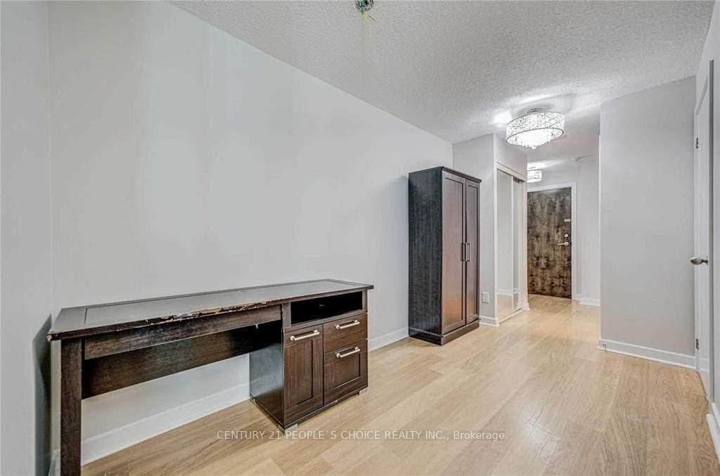33 Bay Street Unit 1403 photo 5