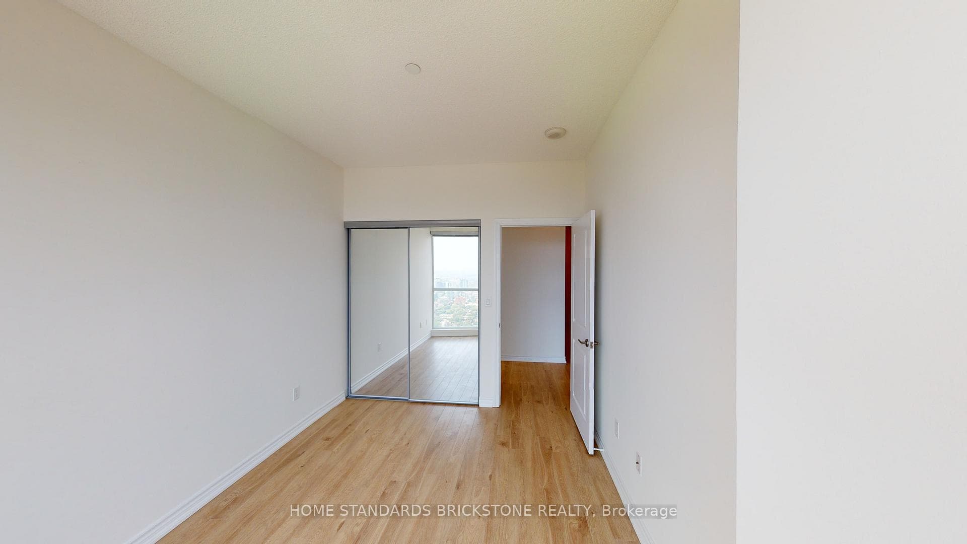 386 Yonge Street Unit 4807 photo 18