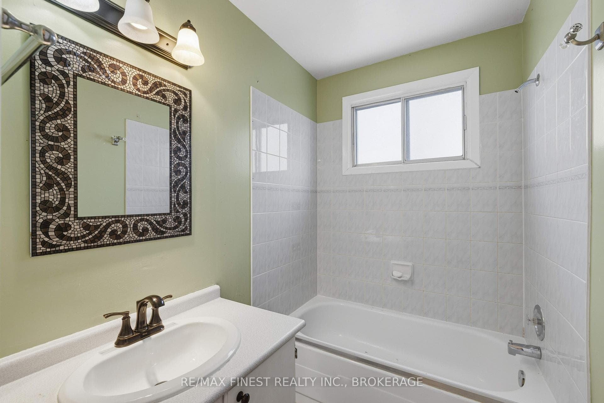 628 Stanford Street photo 24