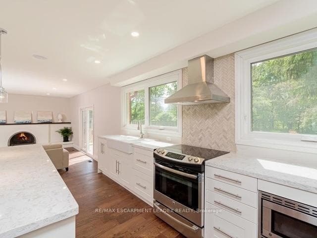 27 Terrace Drive photo 9
