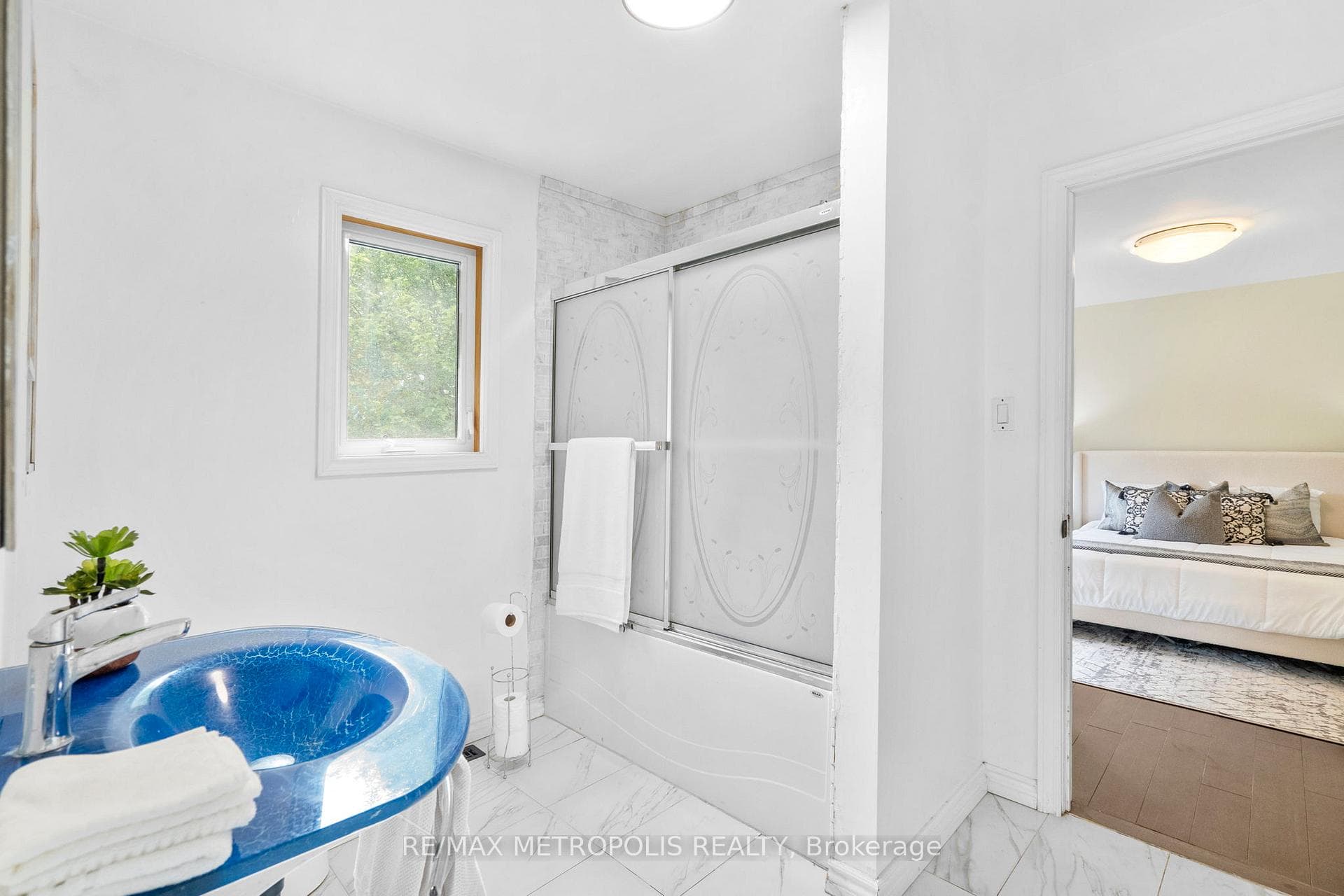 14537 Woodbine Avenue photo 30
