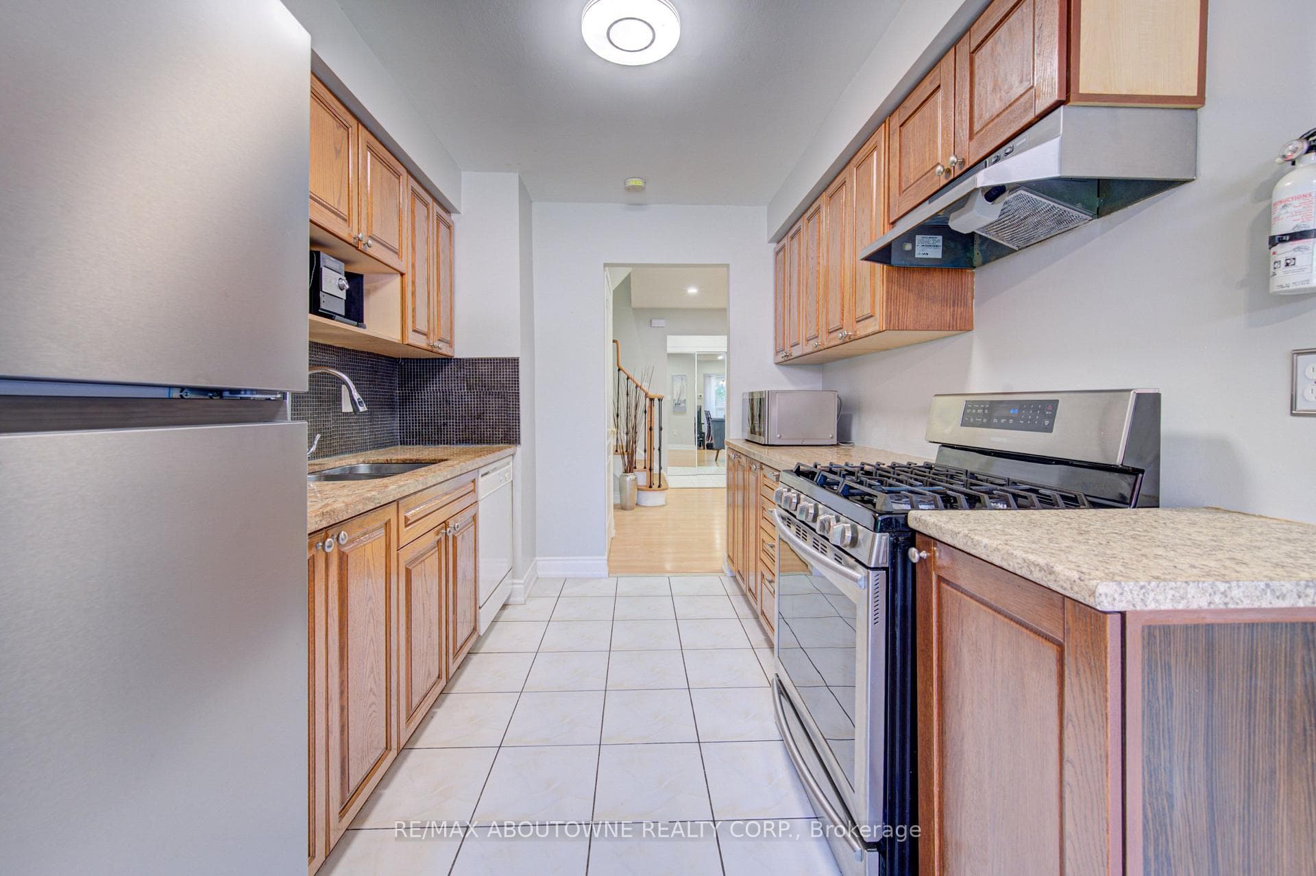 1140 Avondale Drive photo 6