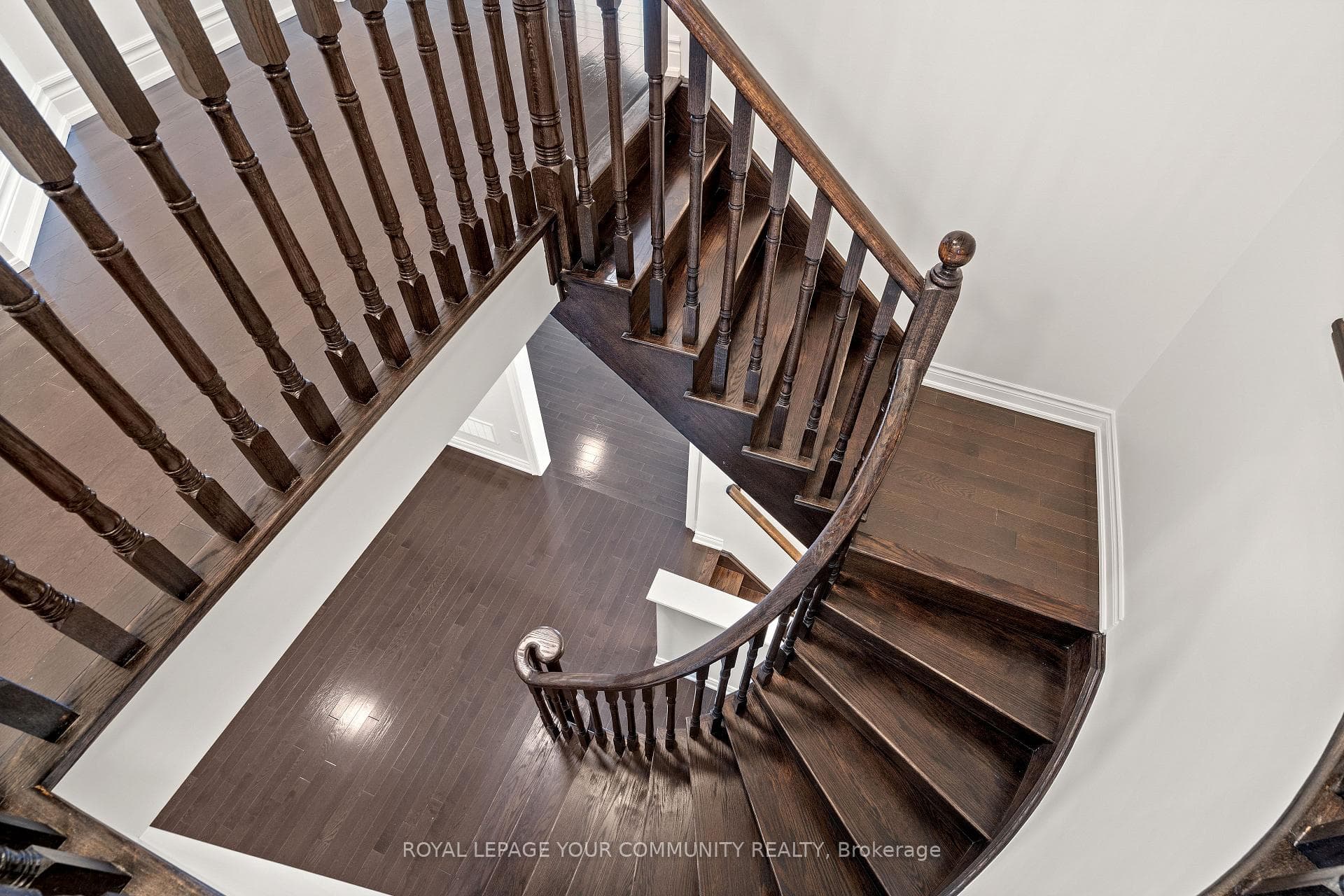 23 Pelee Avenue photo 25