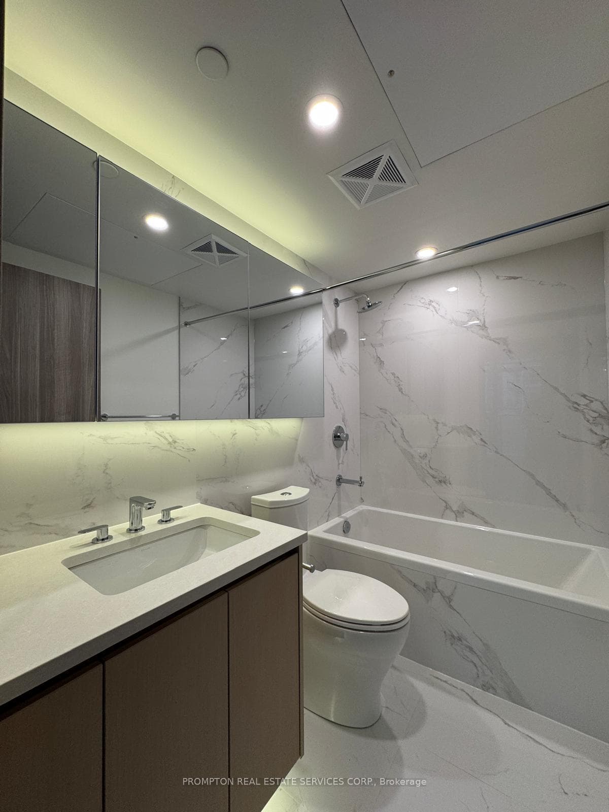 1 Concord Cityplace Way Unit 317 photo 8