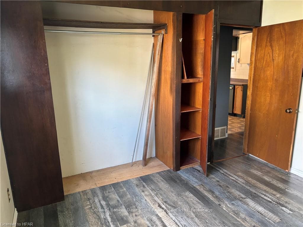 130 RICHMOND Street photo 17