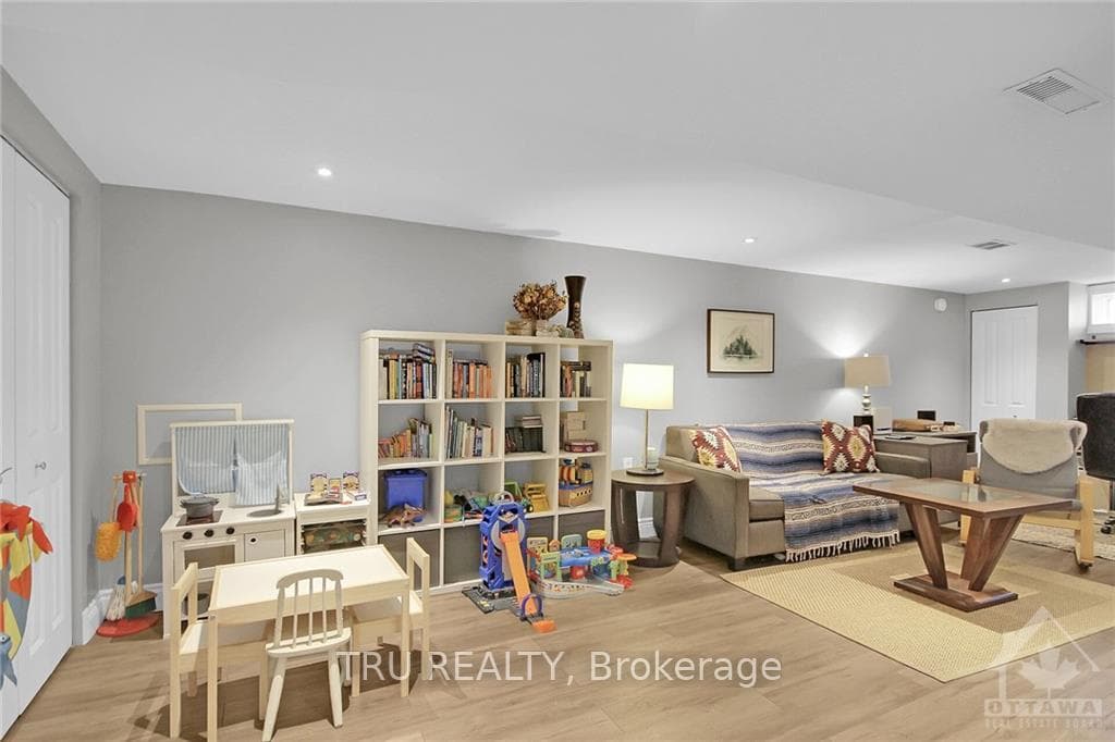 29 WESTWOOD Drive photo 16