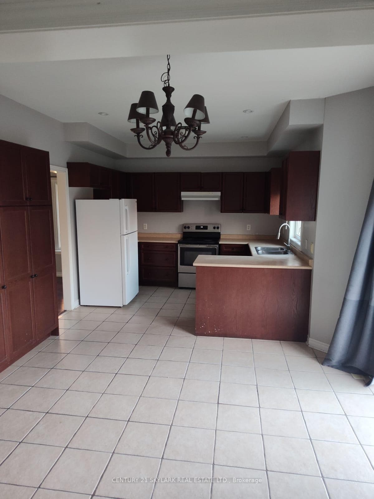 15 Surrey Drive photo 5