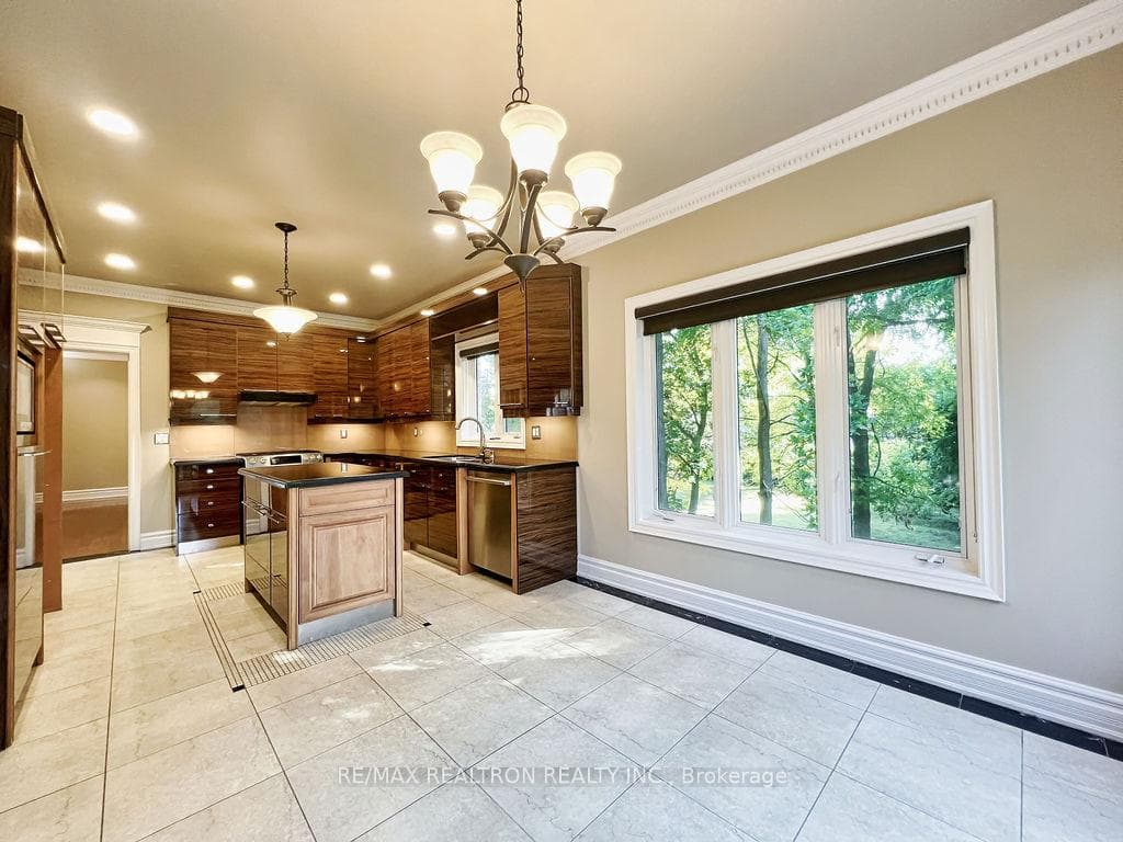 485 Beverley Glen Boulevard photo 23