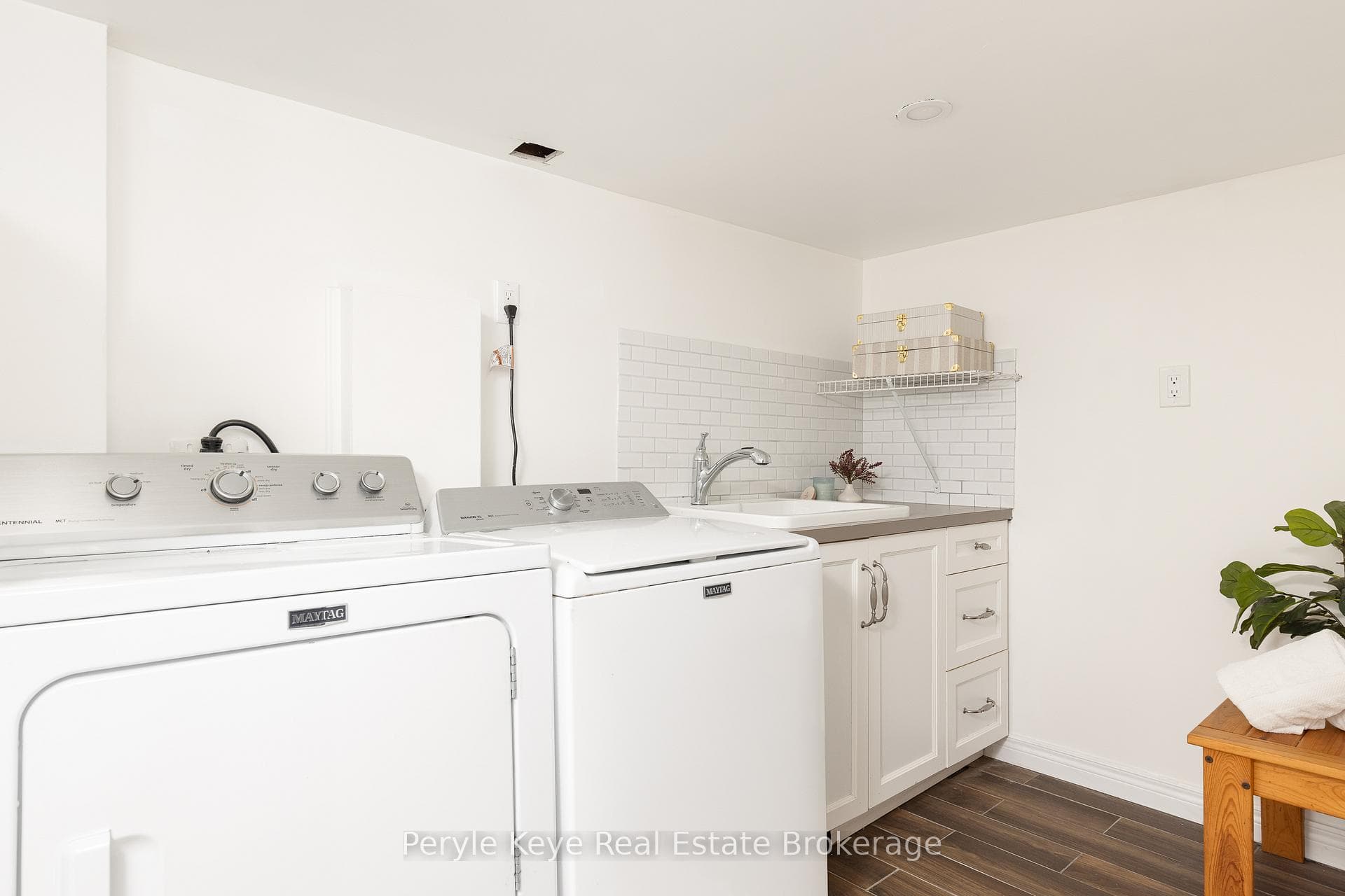 Laundry w/ Sink