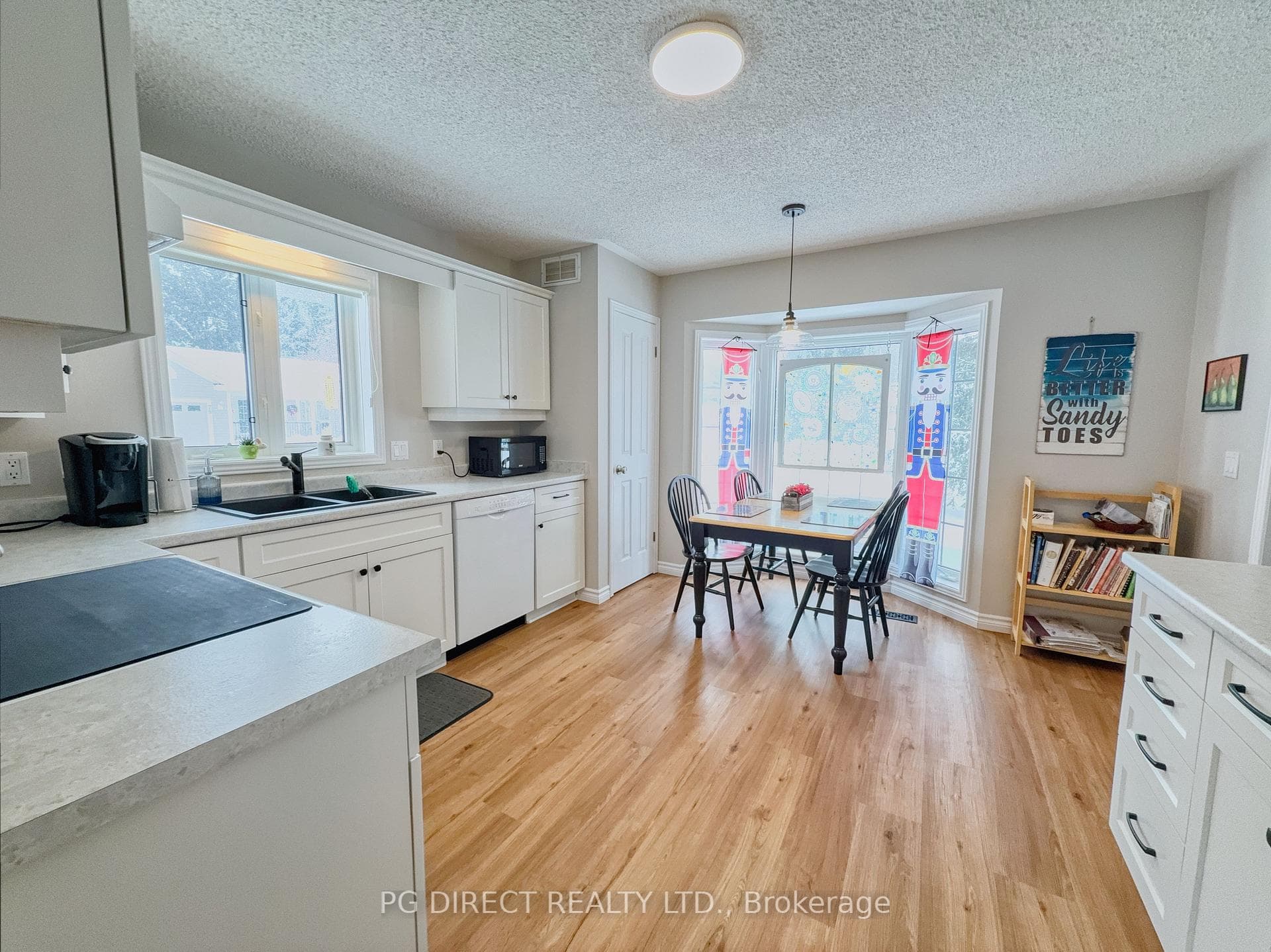 136 Bristlecone Crescent photo 4