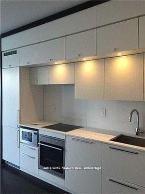15 Grenville Street Unit 1707 photo 3