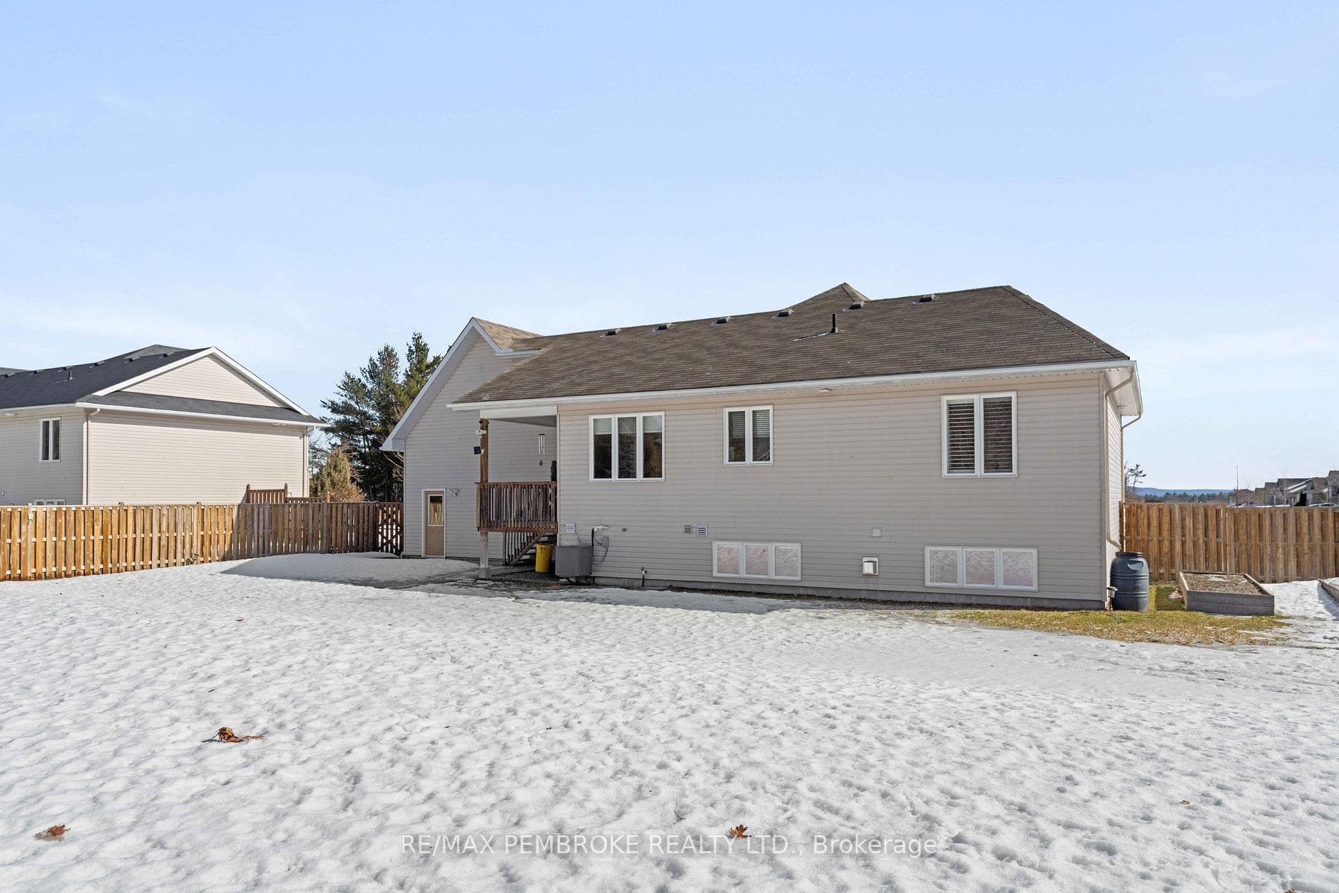 8 Bedard Boulevard photo 35