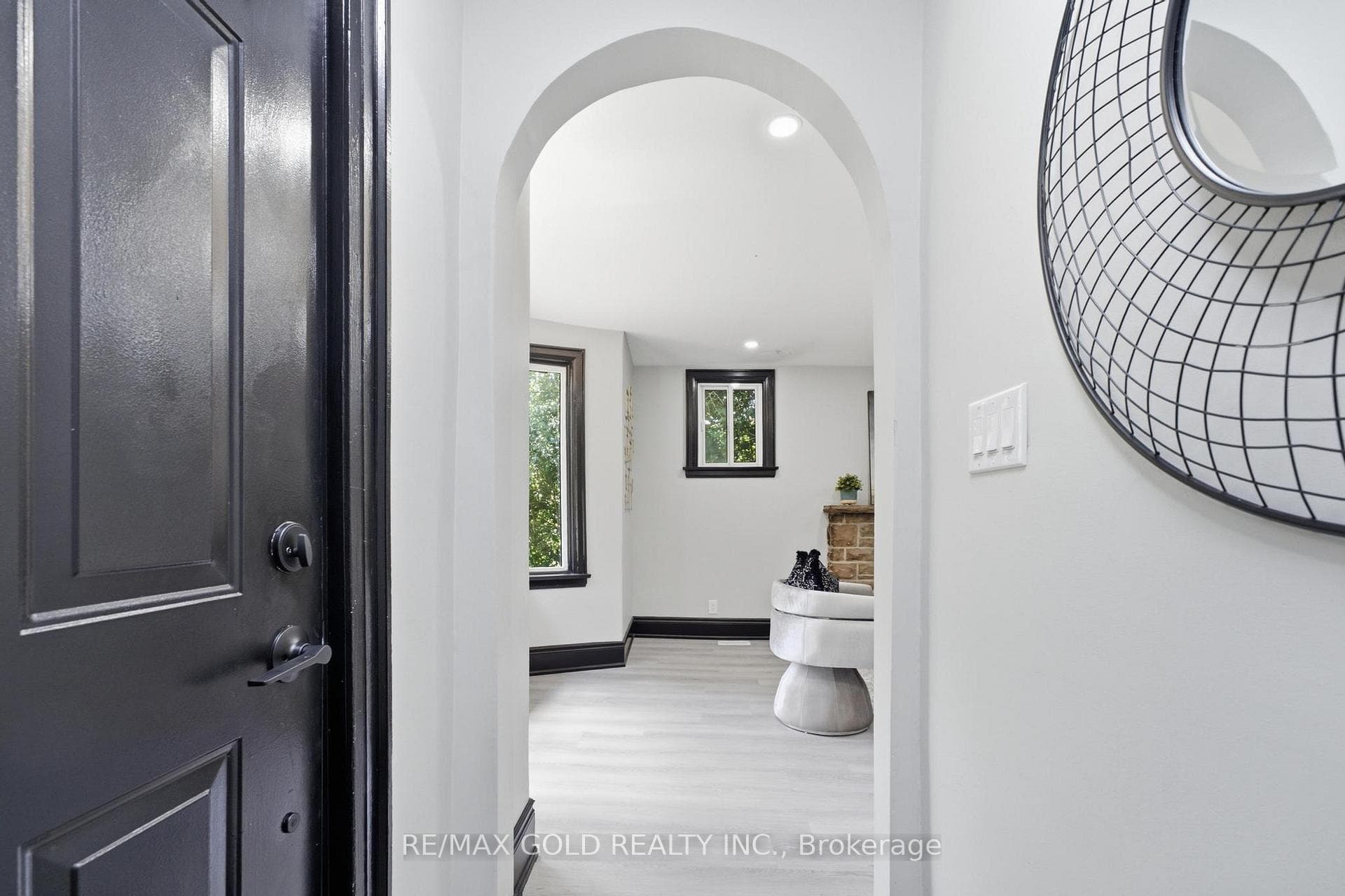 2702 Embleton Road photo 42