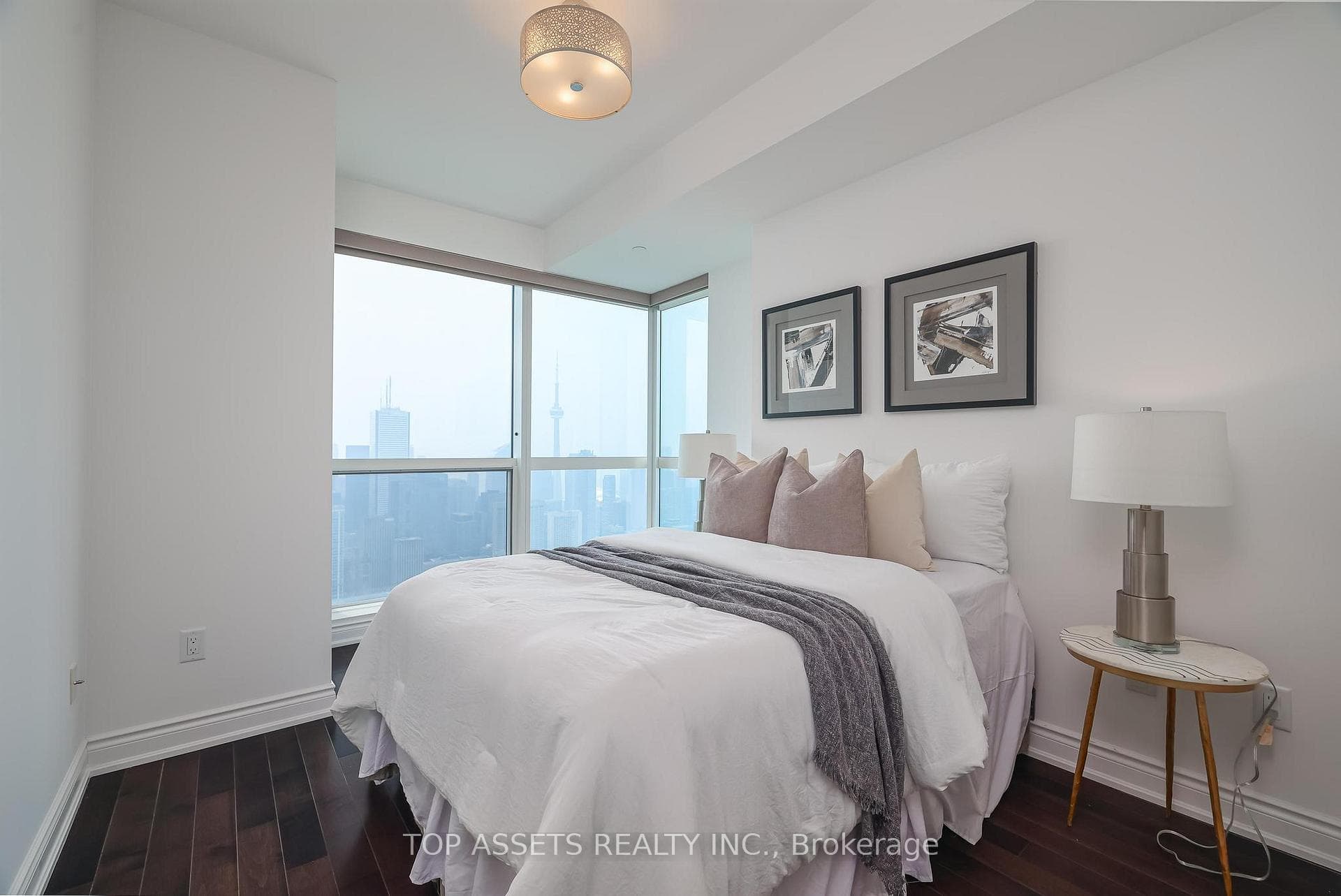 388 Yonge Street Unit 6609 photo 29