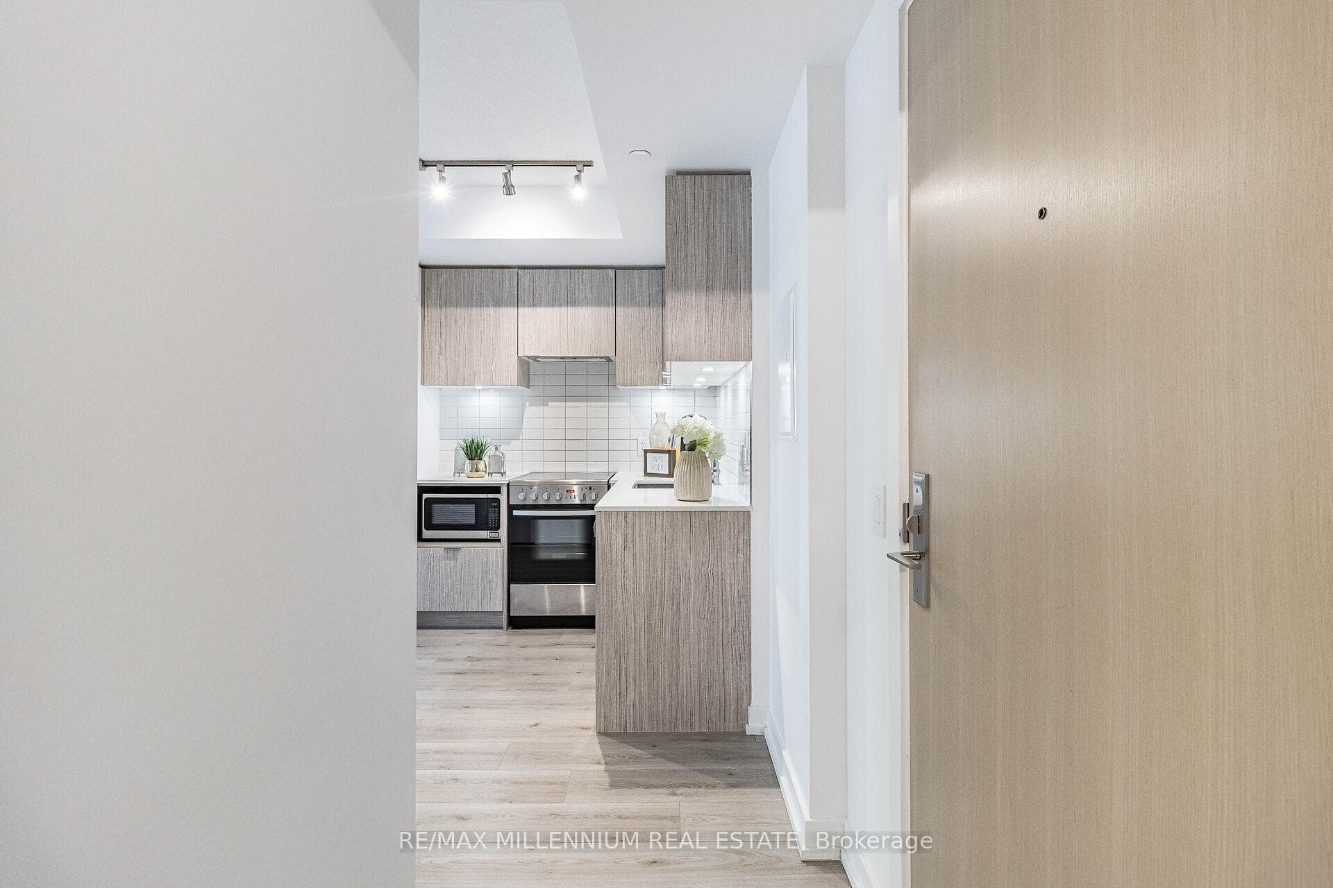 395 Bloor Street Unit 2303 photo 15